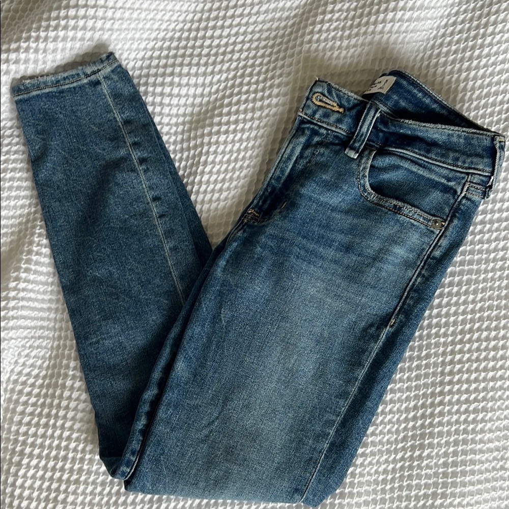 Abercrombie Super Skinny Ankle Mid Rise Classic Blue Denim Jeans size 26 regular